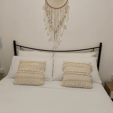 Alma House Apartment *